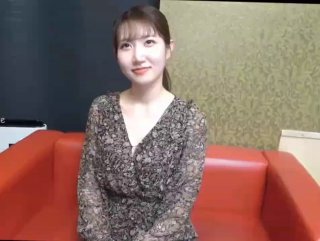 网爆亚航高管找鸭子，洗漱台舔穴，内射后把精液舔干净